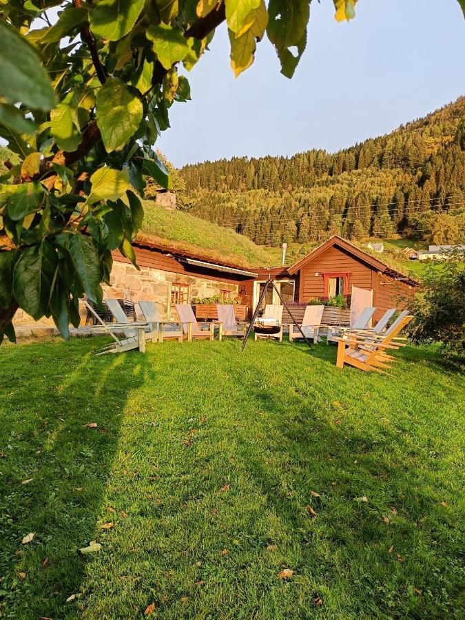 Orheimstunet - Gardsferie For Storfamilien Der Ogsa Hunden Er Velkommen Starheim Exterior photo